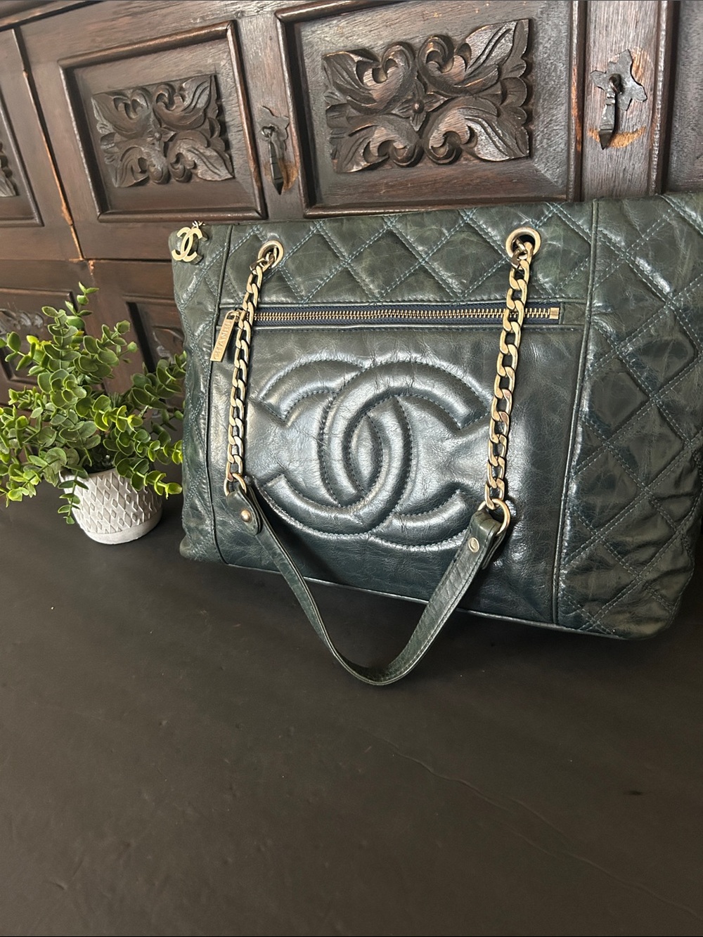 Beautiful Quilted Dark Green Leather Tote with Chain Straps - Picture 3 of 17